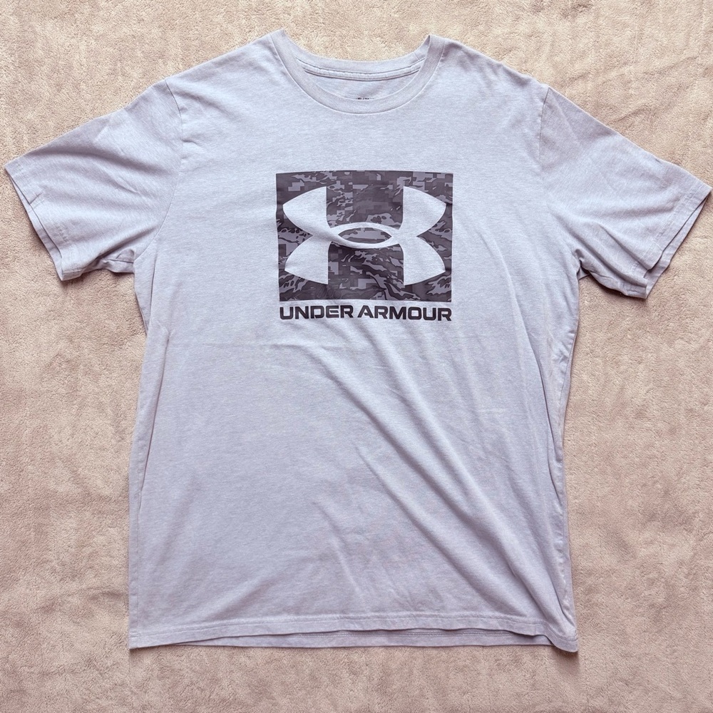 Men’s‎ Under Armour Heat Gear Loose Fit Grey T-Shirt Size XL
